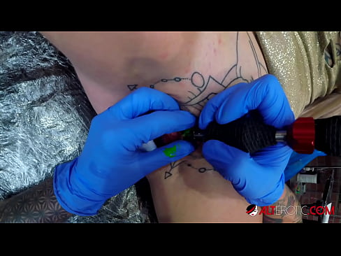 ❤️ An hottie thar a bheith tattooed Sully Savage fuair tattoo ar a clitoris ☑  Físeán porn  uainn ga.porno24-7.ru ﹏